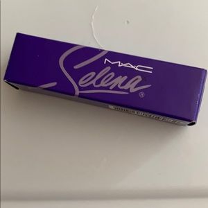 Mac x Selena amor prohibido lipstick